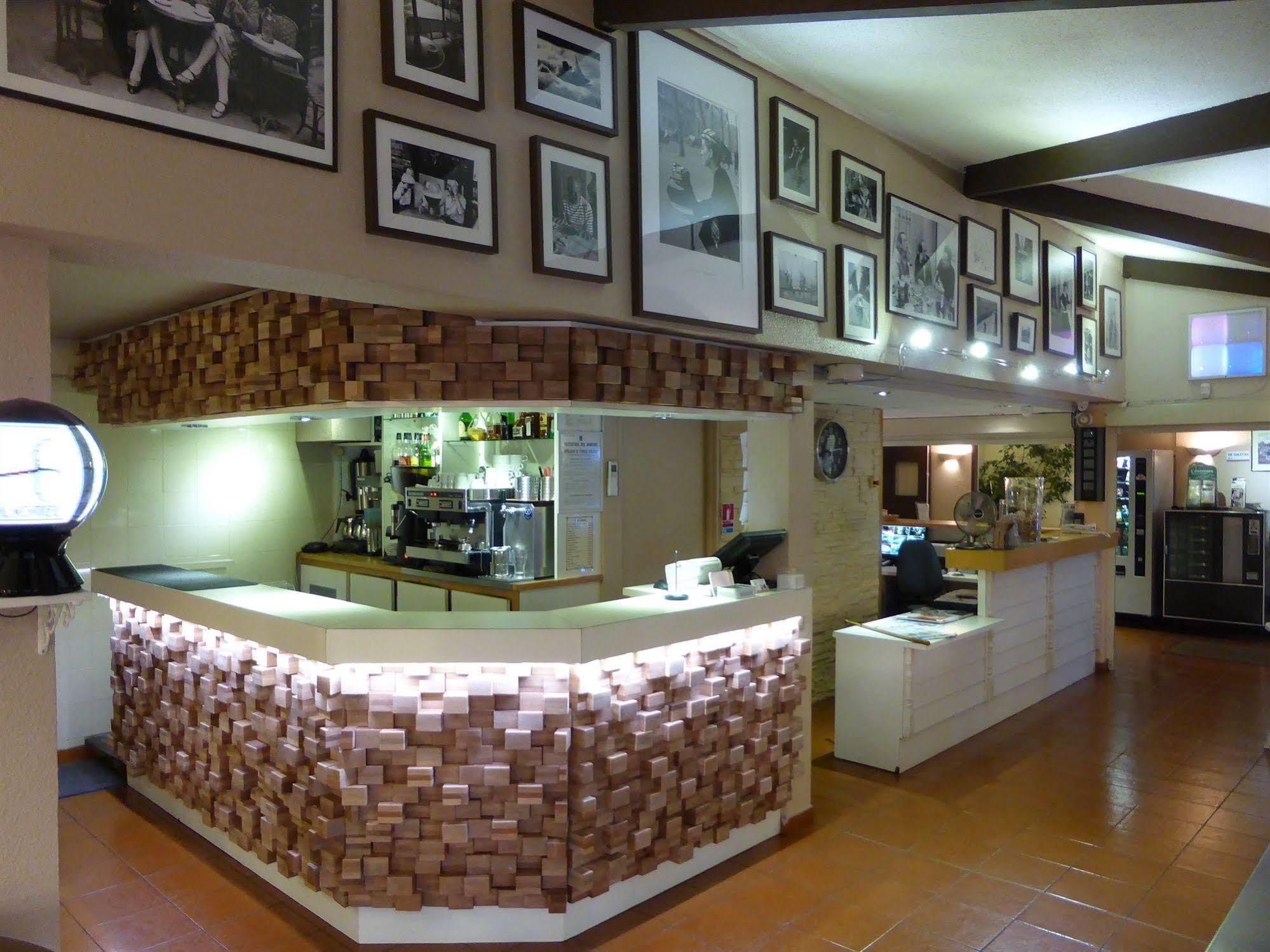 Hotel & Restaurant Heliotel Montferrier-sur-Lez Εξωτερικό φωτογραφία